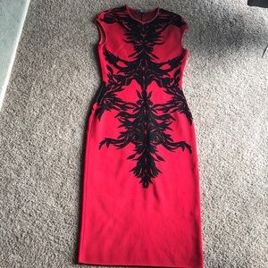 Alexander McQueen Stunning fitted Red Dress Size Small